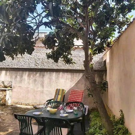 Apartment Charming Unique Stone House Varos